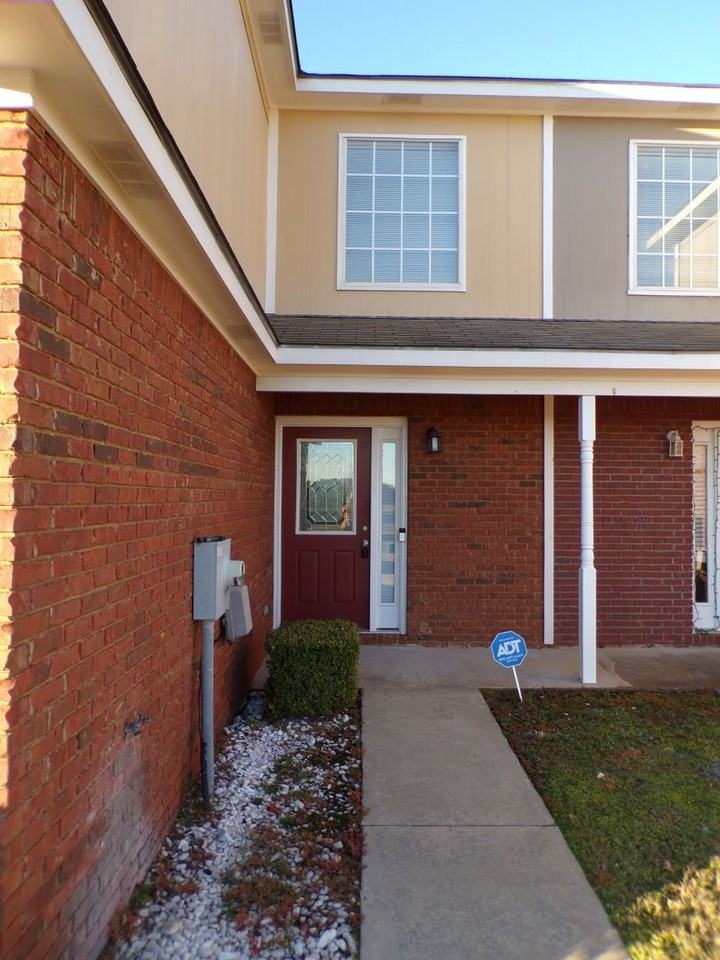 205 Camden Dr - Photo 2 of 17