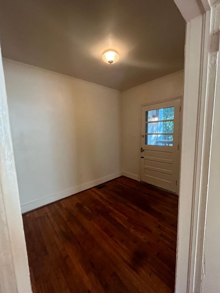 295 Sycamore Dr - Photo 6 of 7