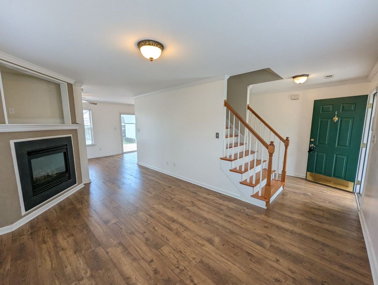 204 Burgundy Rd - Photo 2 of 15