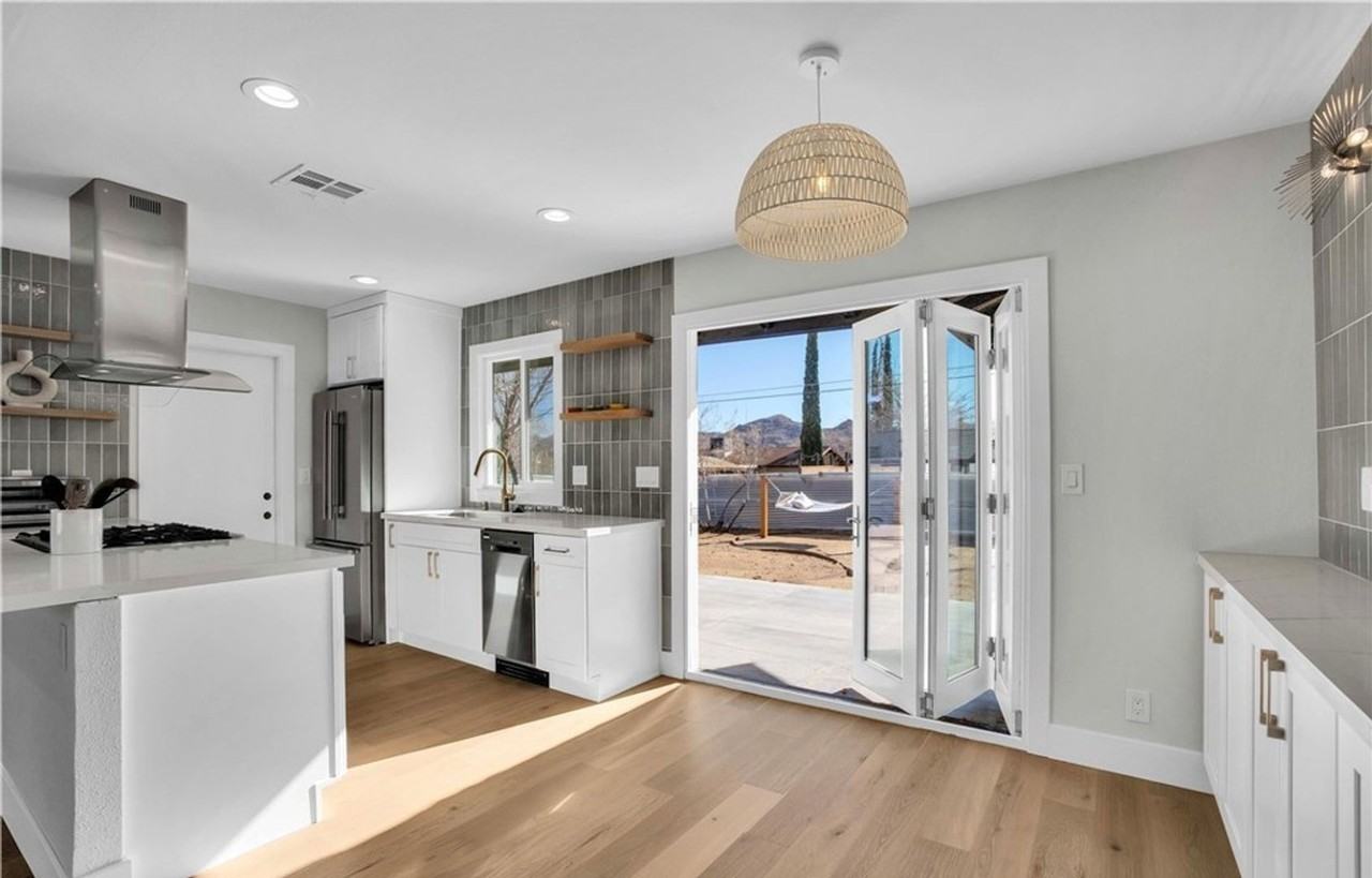 61939 Petunia Dr - Photo 3 of 10