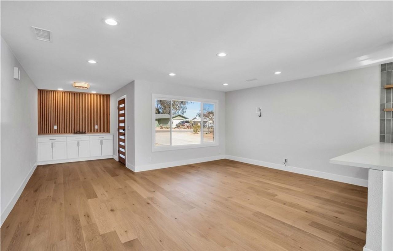 61939 Petunia Dr - Photo 5 of 10