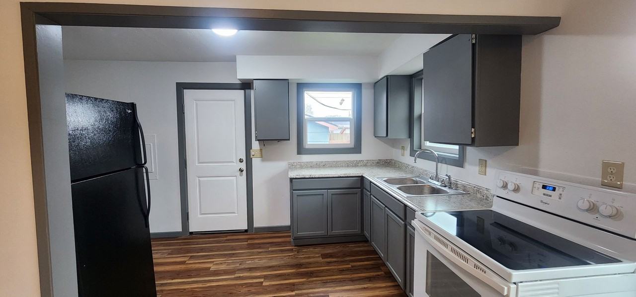 316 Beech St - Photo 6 of 17