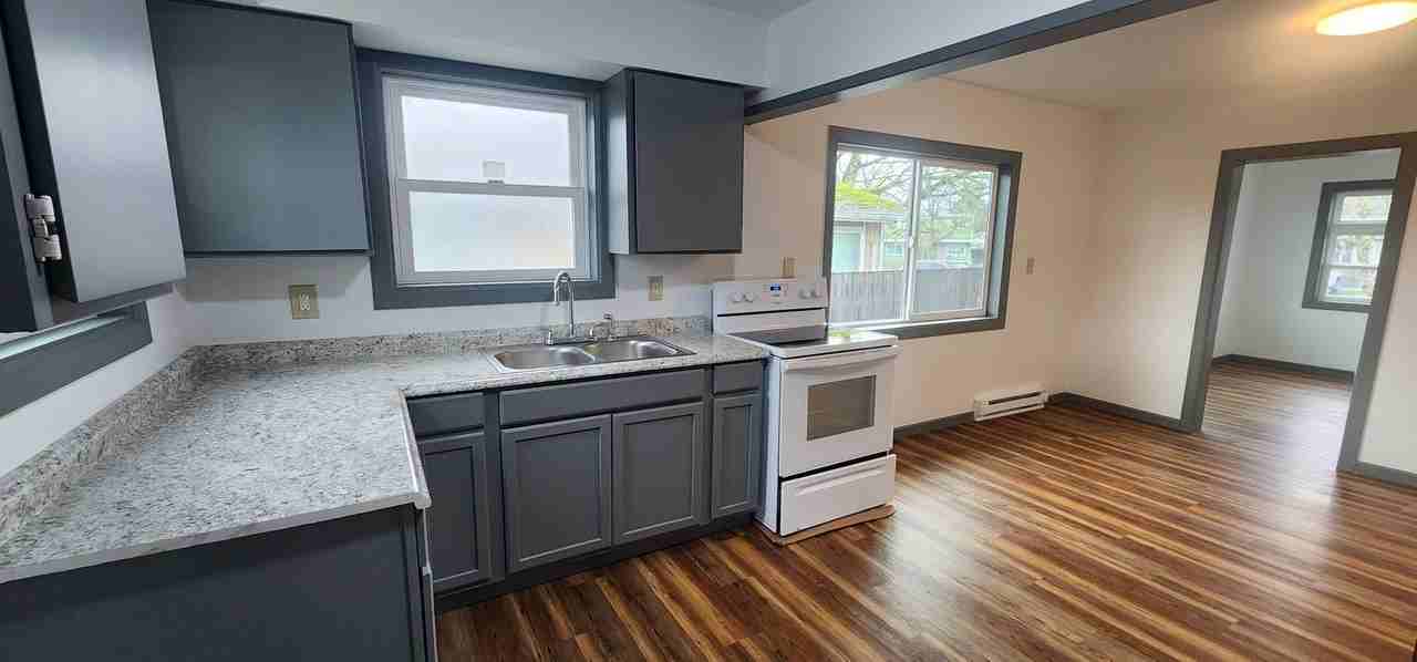 316 Beech St - Photo 7 of 17