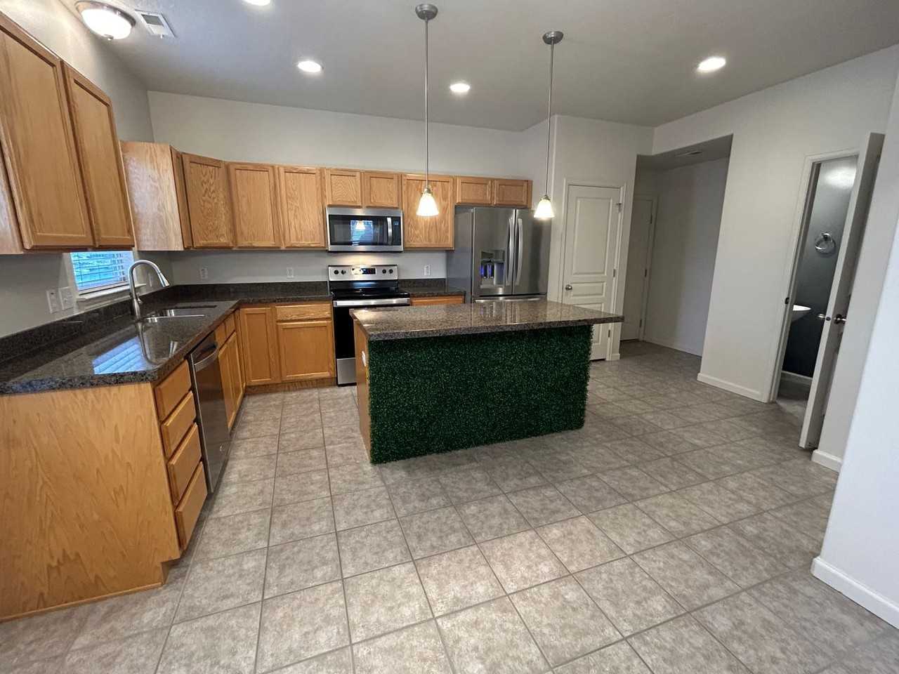 1412 W Stone Meadow Dr - Photo 6 of 34