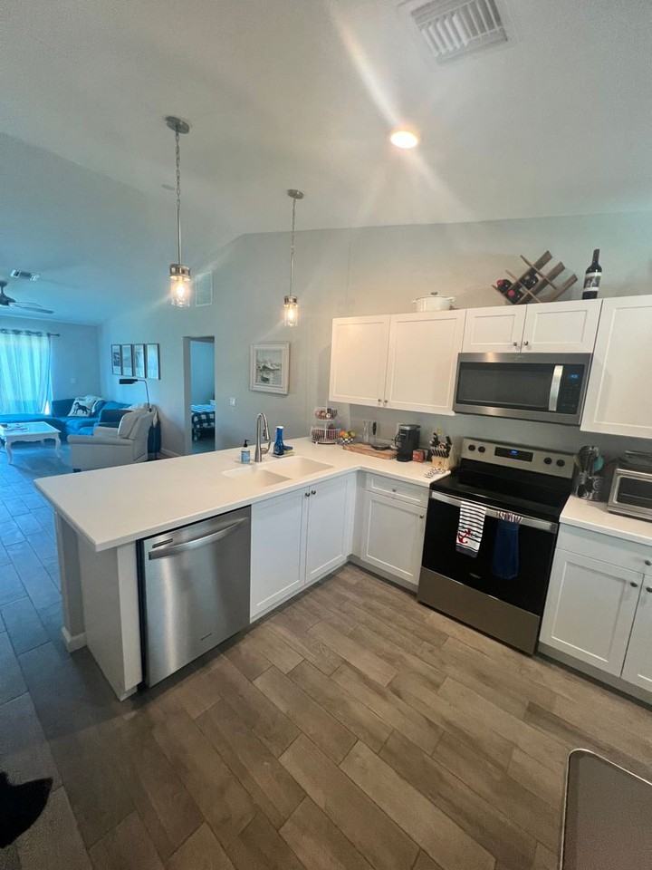 2277 Se Monroe St - Photo 6 of 42