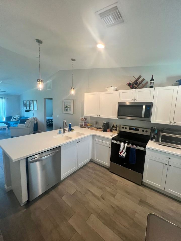 2277 Se Monroe St - Photo 7 of 42