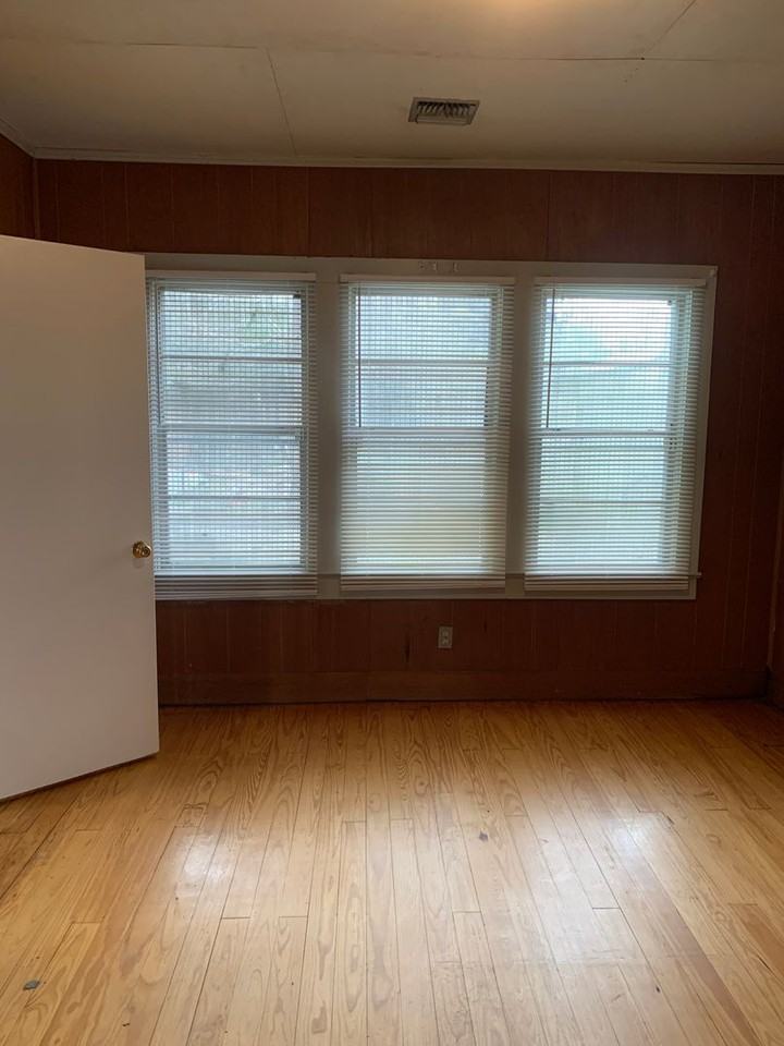 319 Tissington St - Photo 6 of 7