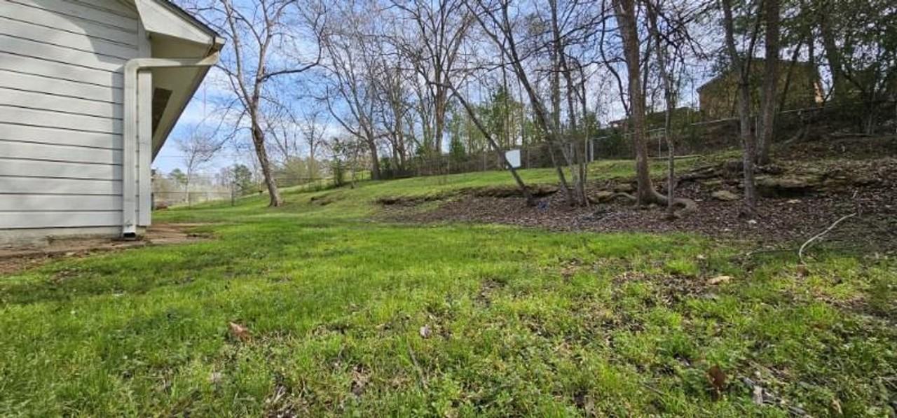 121 Meadowbrook Dr - Photo 3 of 42