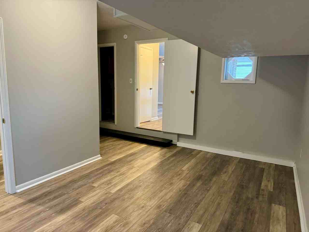 1423 N Kinser Pike - Photo 3 of 9