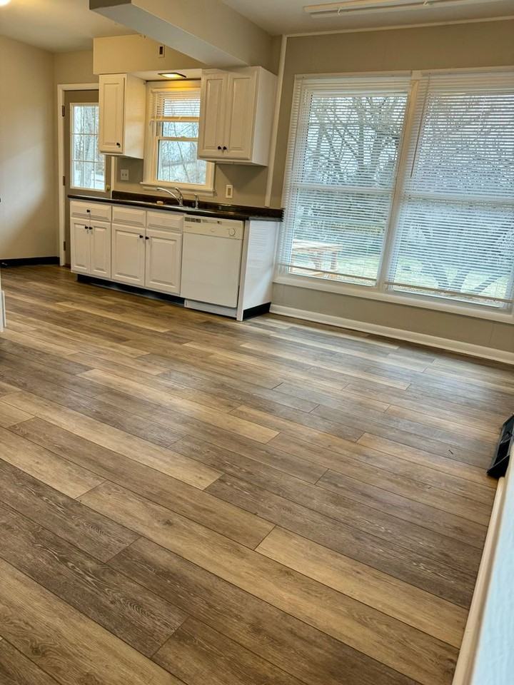1423 N Kinser Pike - Photo 4 of 9