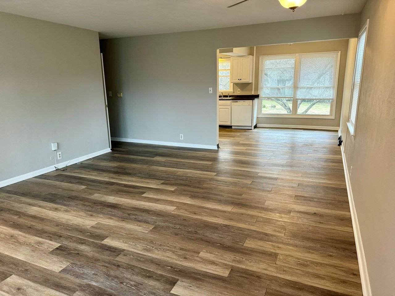 1423 N Kinser Pike - Photo 5 of 9