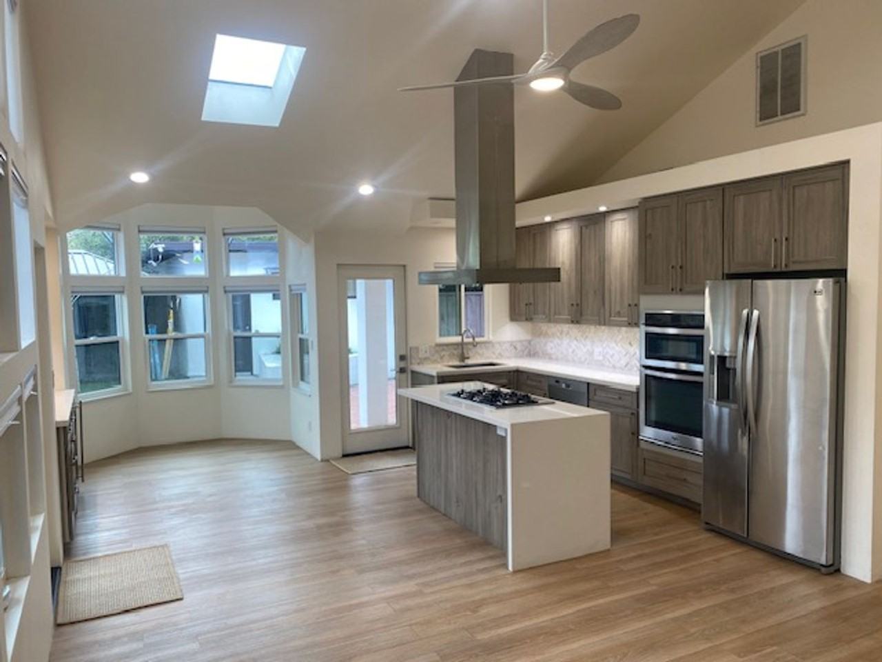 841 Robin Ln - Photo 2 of 19