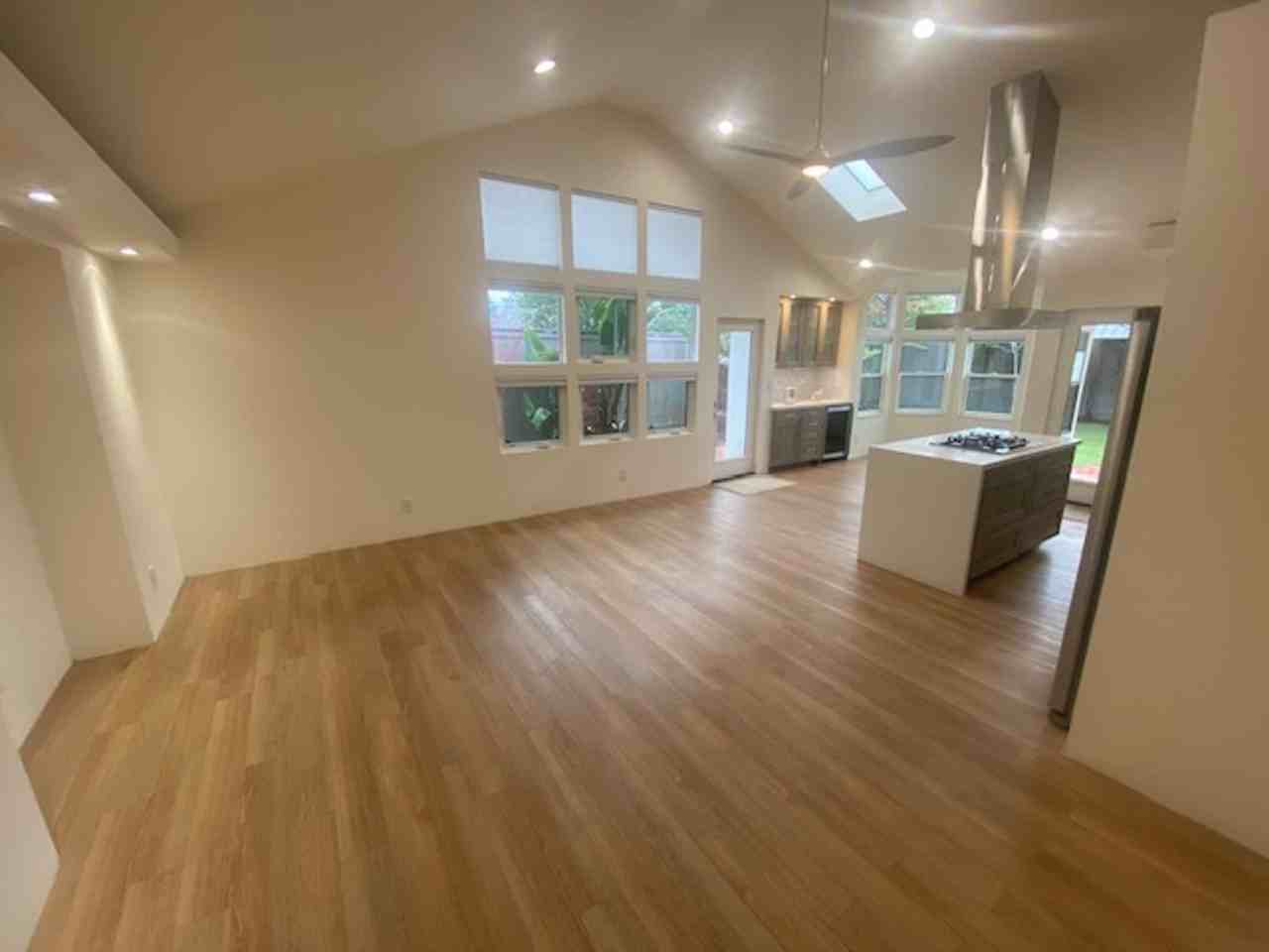 841 Robin Ln - Photo 3 of 19