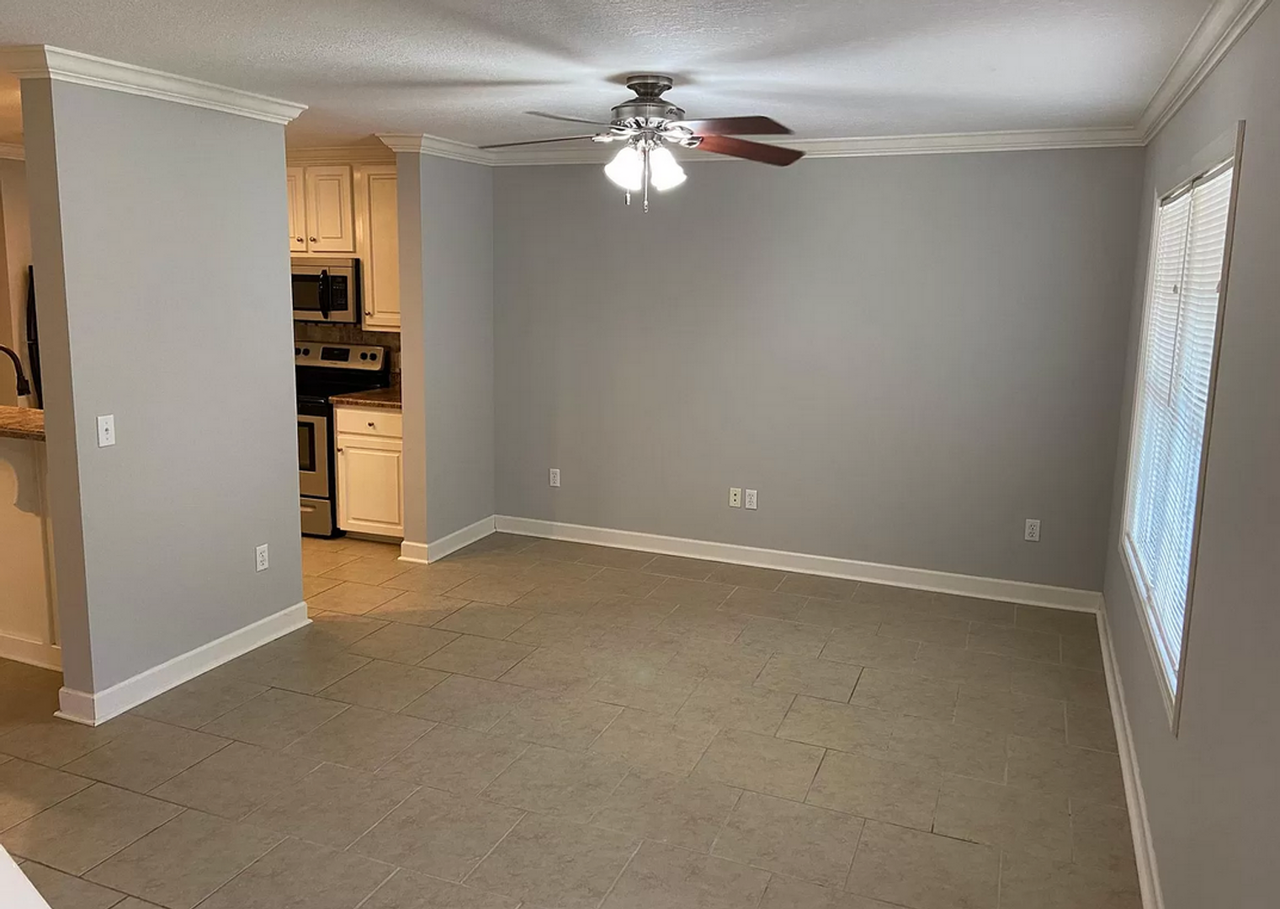 311 Countryview Cv - Photo 2 of 15