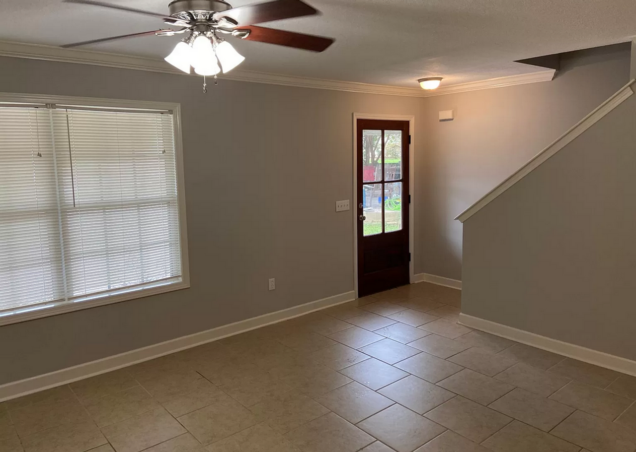 311 Countryview Cv - Photo 3 of 15