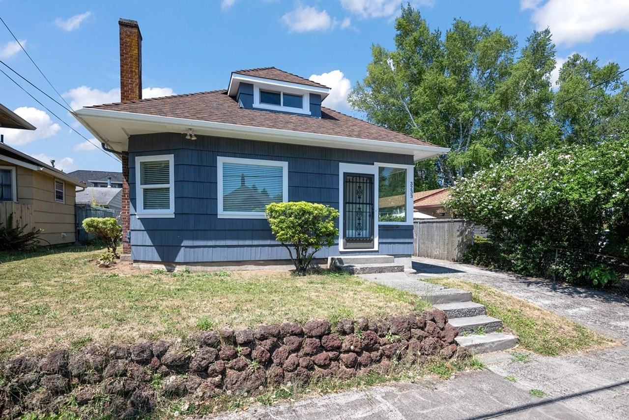 3233 Se 51st Ave - Photo 2 of 25