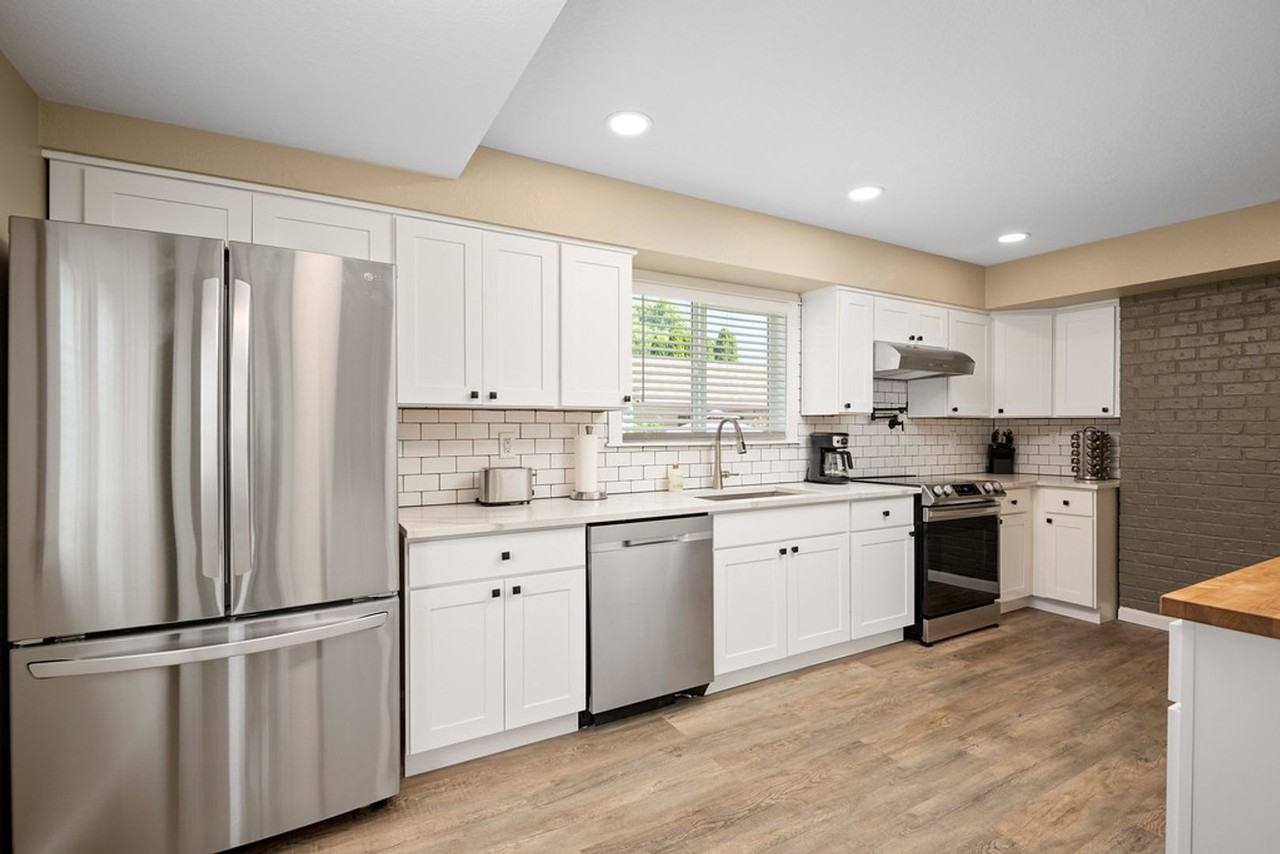 3233 Se 51st Ave - Photo 7 of 25