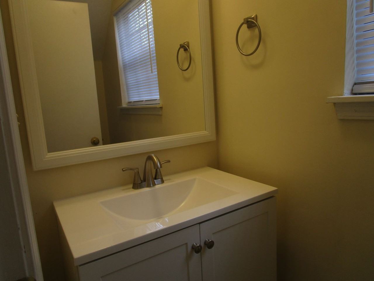 700A Archdale Dr - Photo 5 of 9