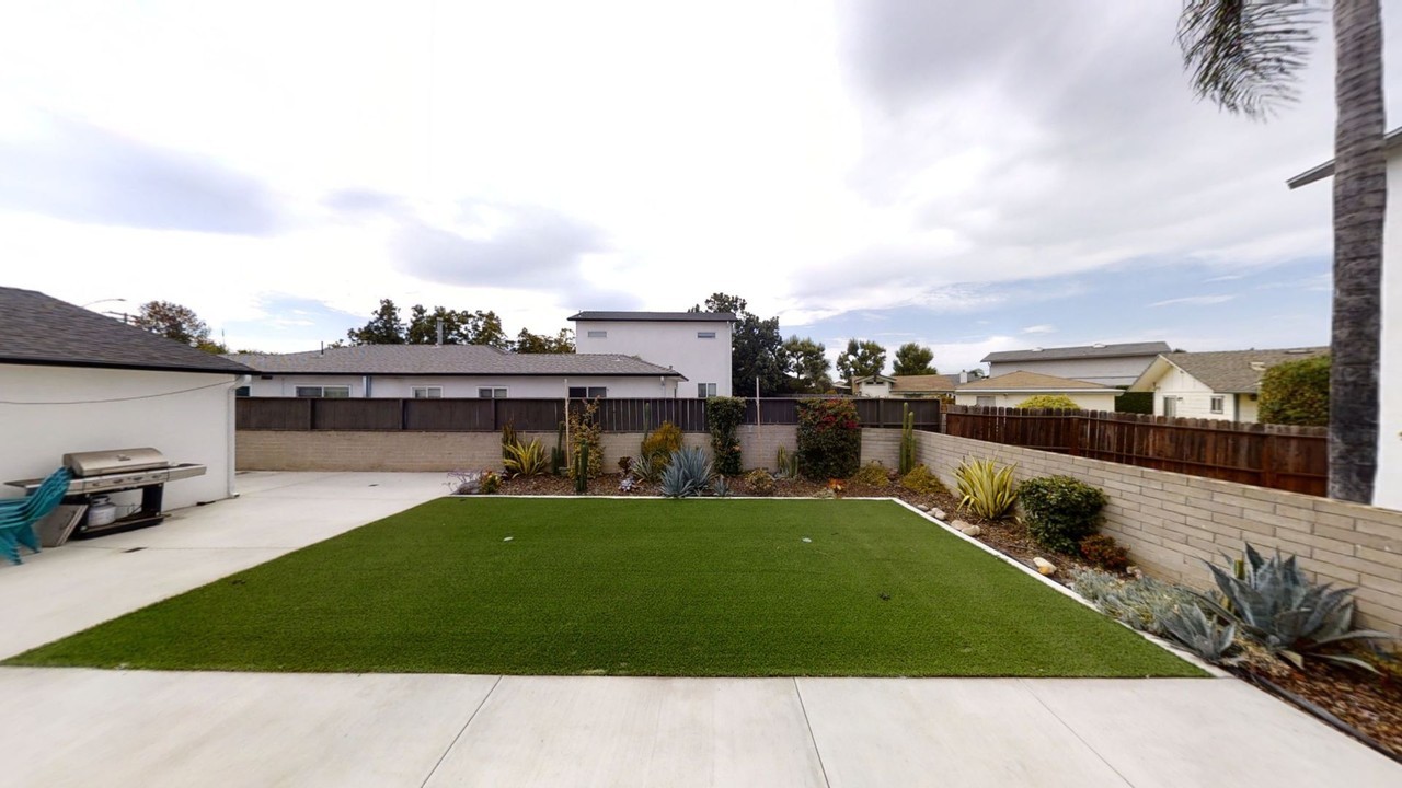 6334 Montezuma Rd - Photo 5 of 19