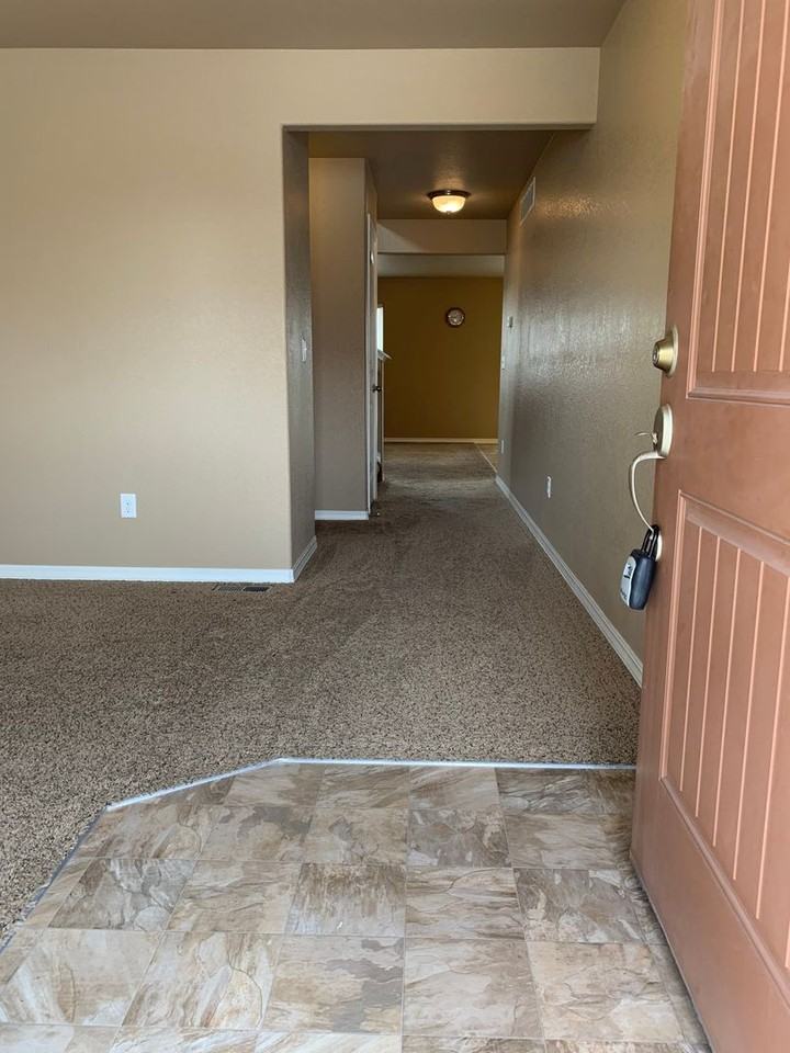 1004 Diamond Rim Dr - Photo 2 of 34