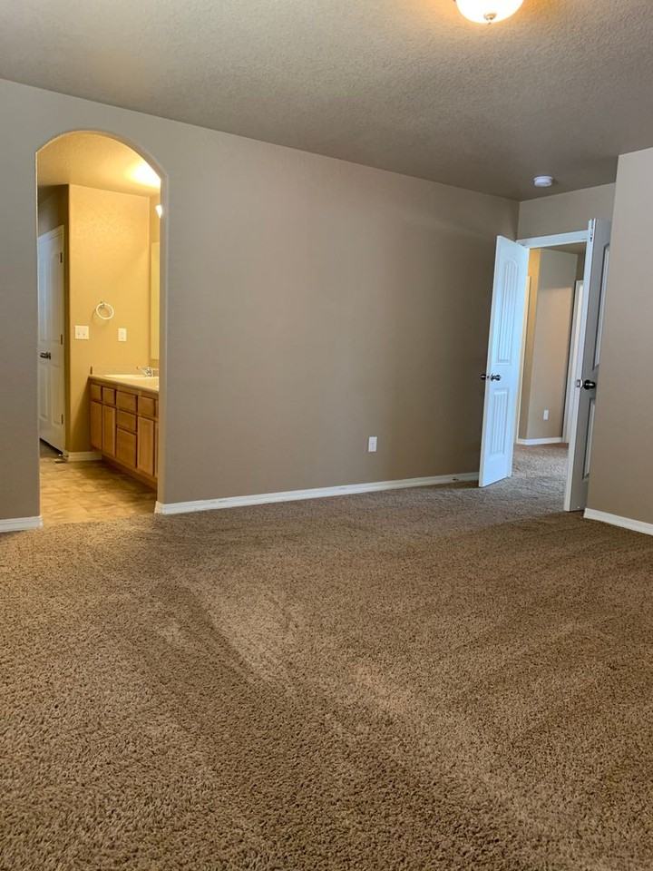 1004 Diamond Rim Dr - Photo 6 of 34