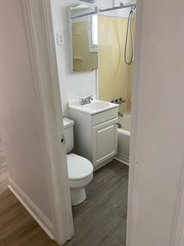 703 Salem St #B - Photo 6 of 17