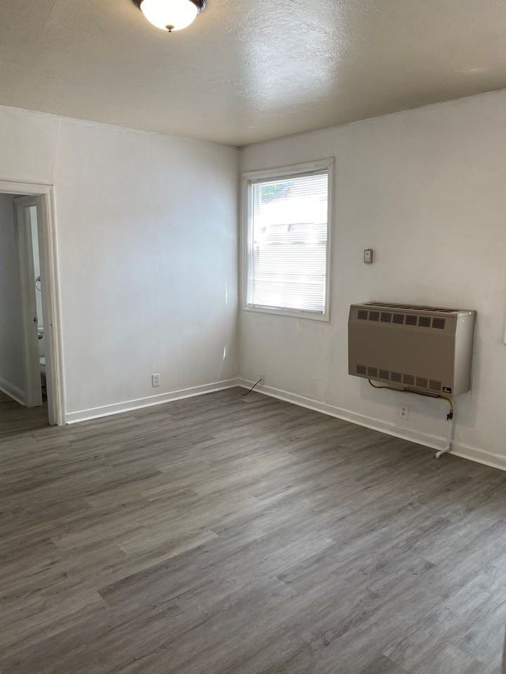 703 Salem St #B - Photo 7 of 17