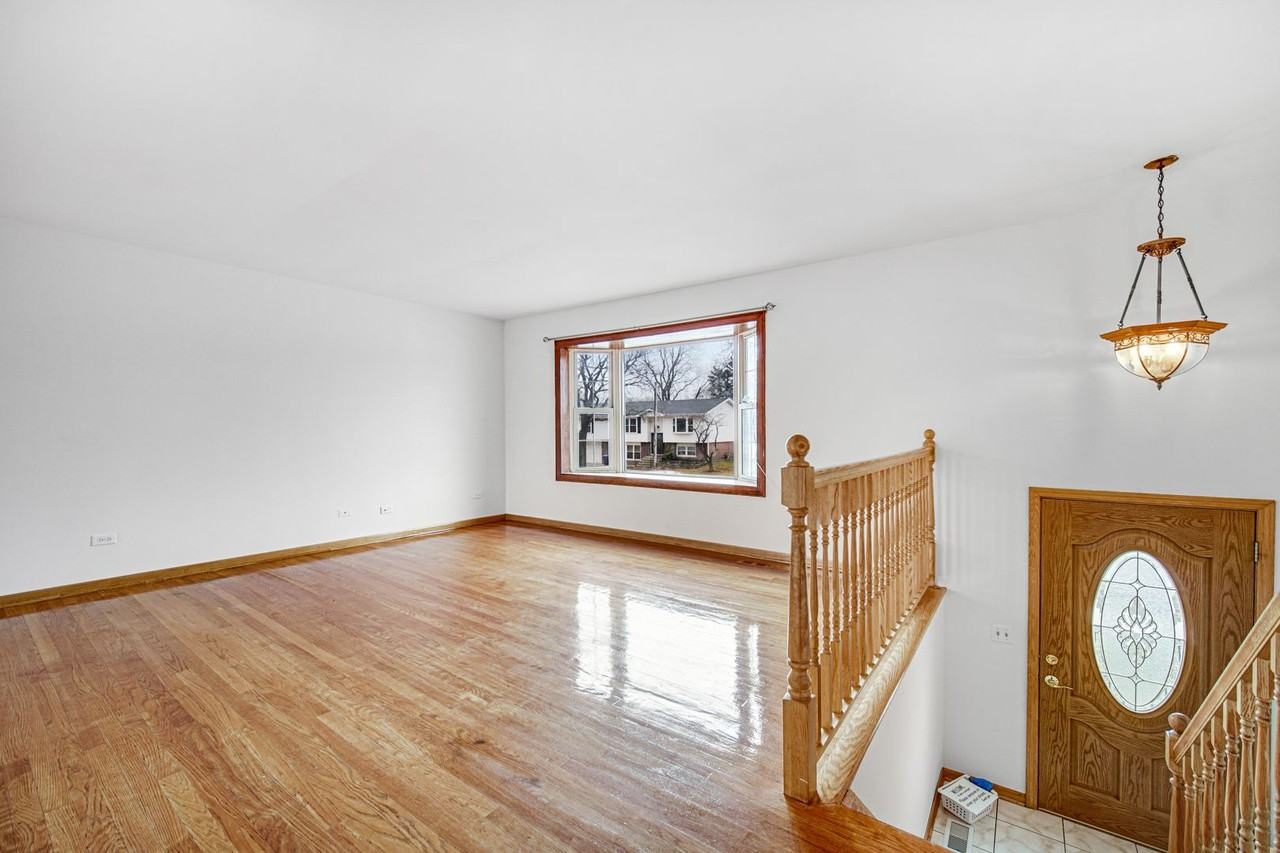 541 S Warrington Rd - Photo 6 of 23