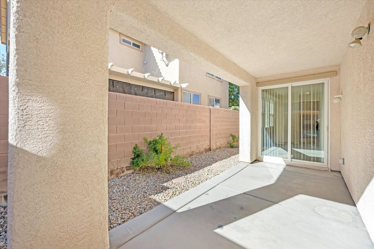 11135 Ranch Valley St - Photo 2 of 29