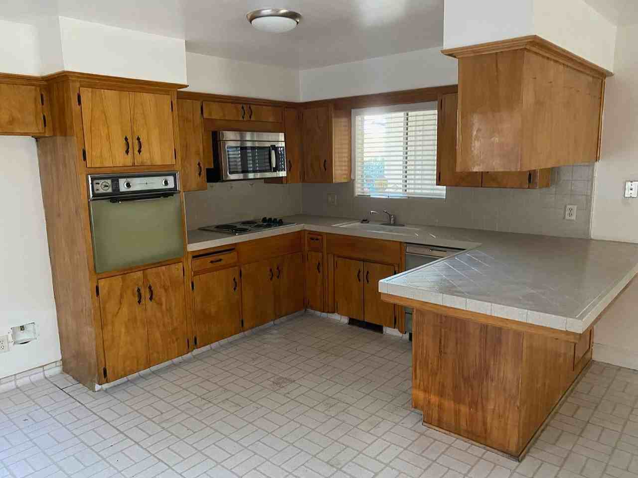 3349 W Tulare Ave - Photo 5 of 21