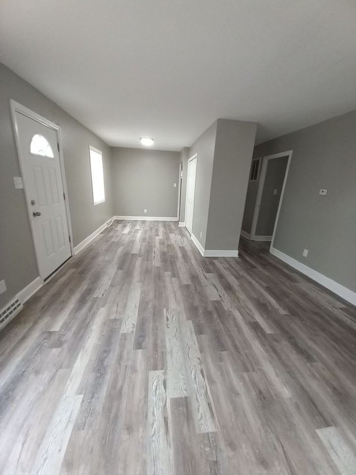 2073 Williams St - Photo 2 of 6