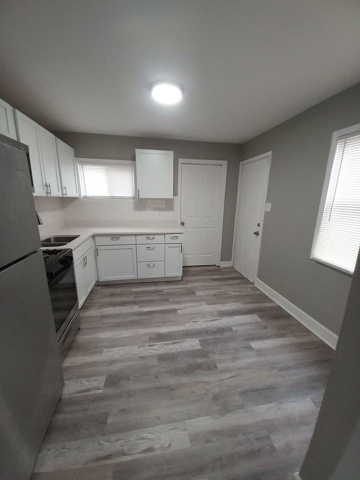 2073 Williams St - Photo 3 of 6