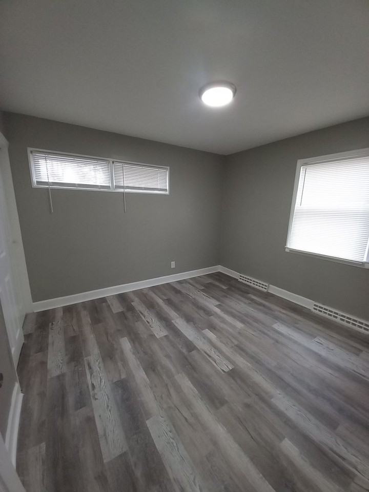 2073 Williams St - Photo 6 of 6