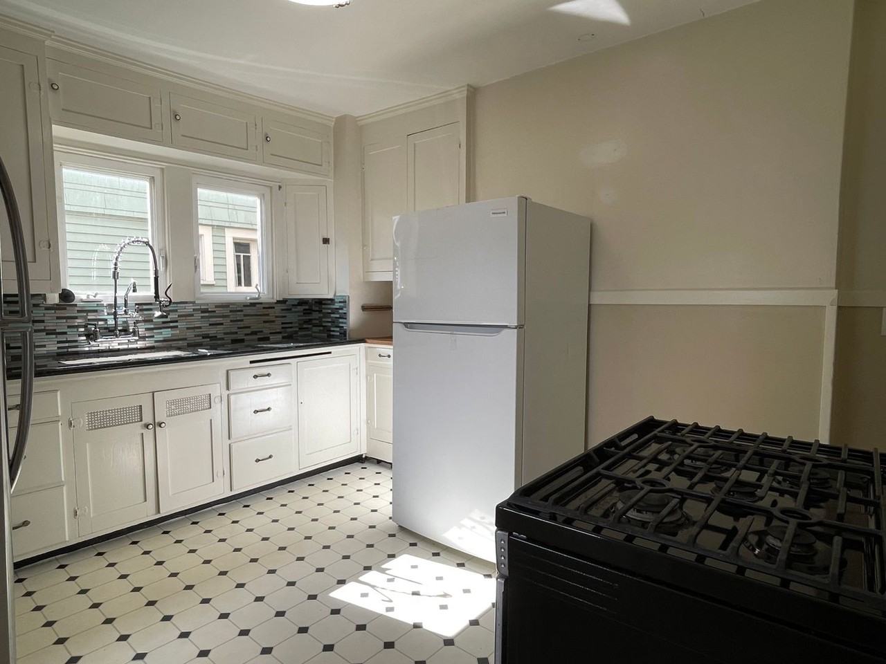 5058 7th Ave Ne - Photo 5 of 31