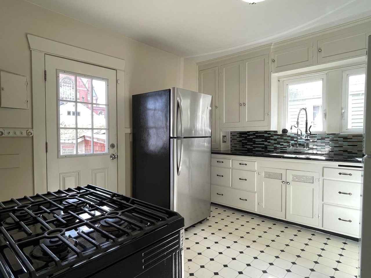 5058 7th Ave Ne - Photo 6 of 31