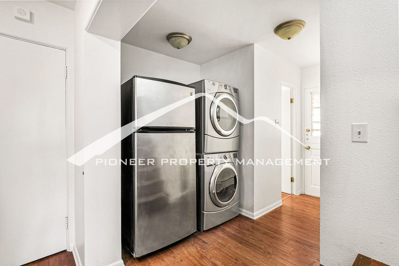 275 Monaco Pkwy - Photo 3 of 20