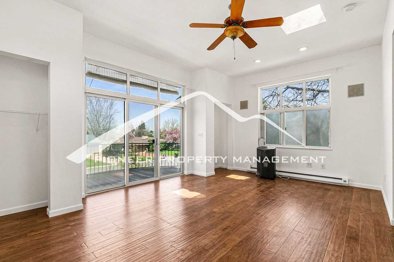275 N Monaco Street Pkwy - Photo 6 of 20