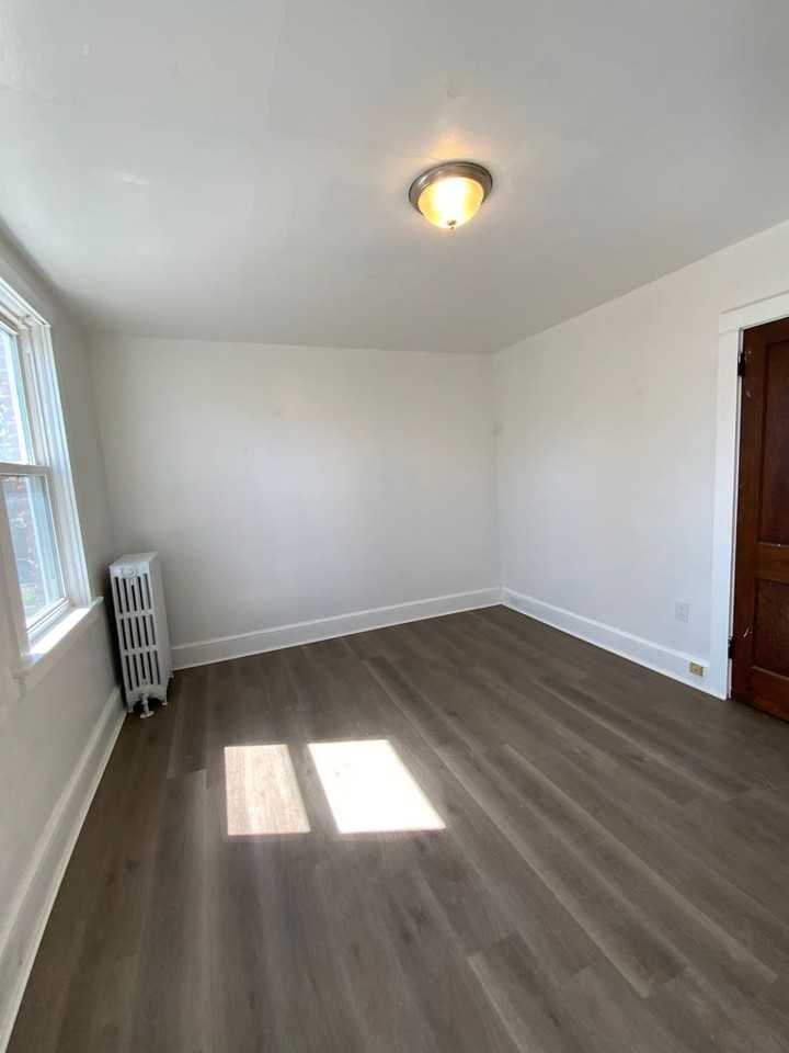 674 Saint Joseph St - Photo 3 of 9