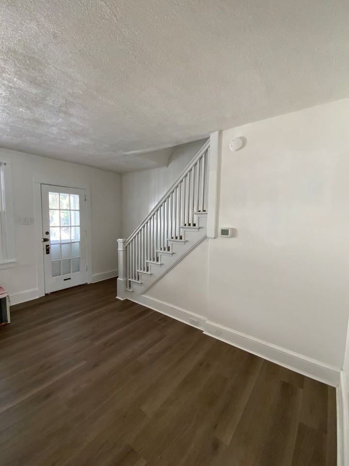 674 Saint Joseph St - Photo 7 of 9