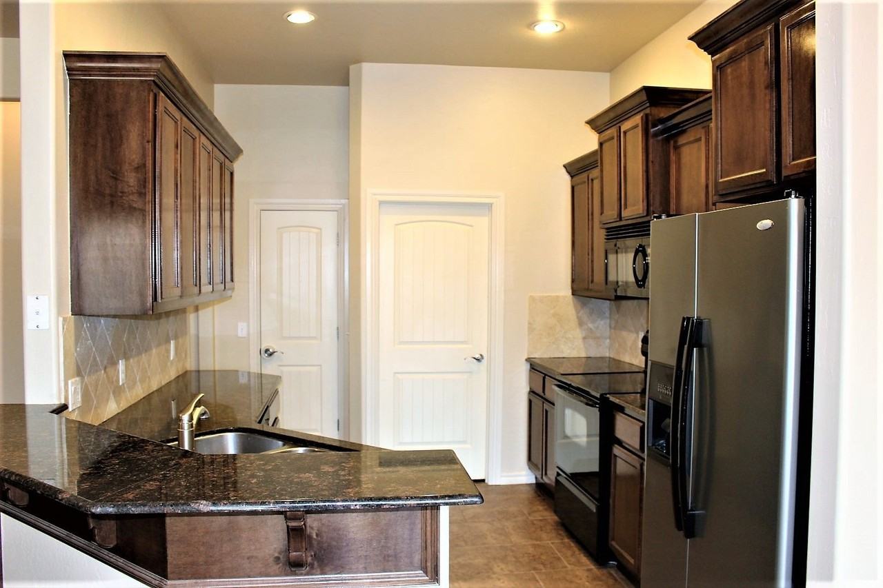 1741 Woody Ln - Photo 3 of 12