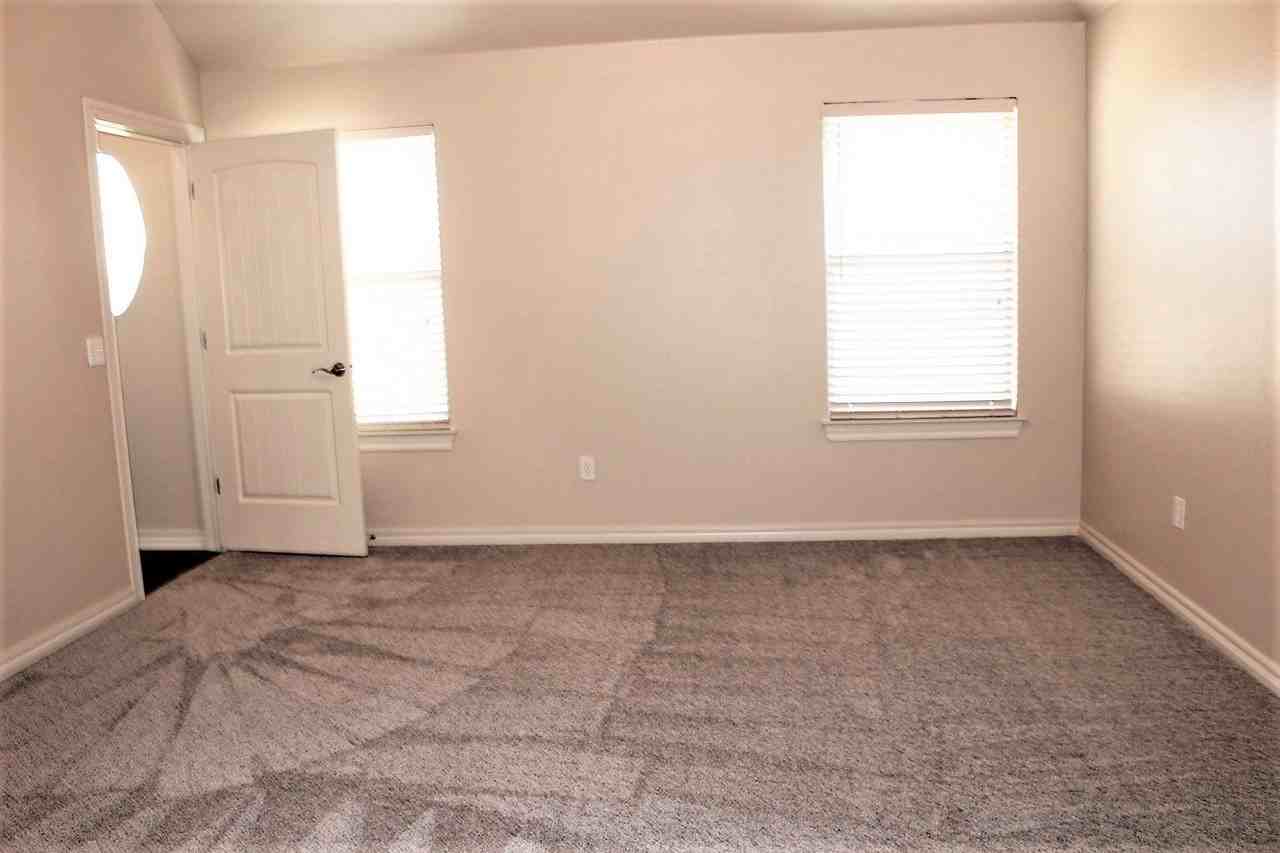 1741 Woody Ln - Photo 5 of 12