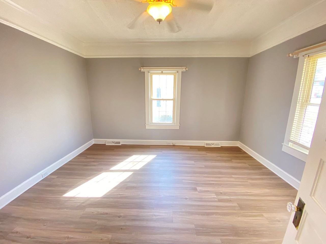 112 N East Ave - Photo 6 of 13