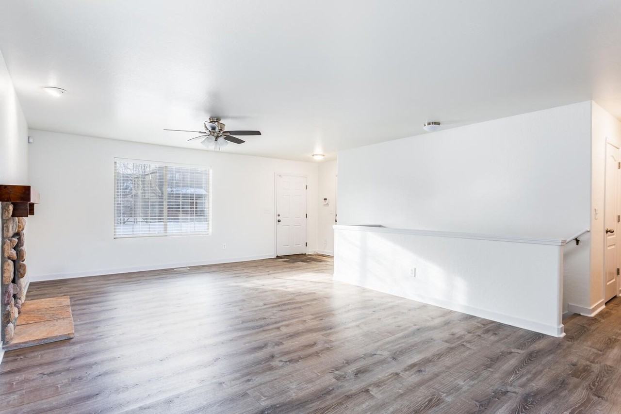 5823 Sagebrook Dr - Photo 4 of 30