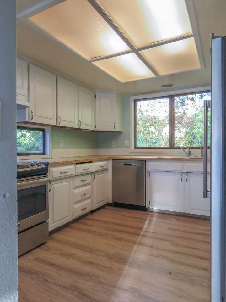 2281 Se Kelly Ave - Photo 3 of 18