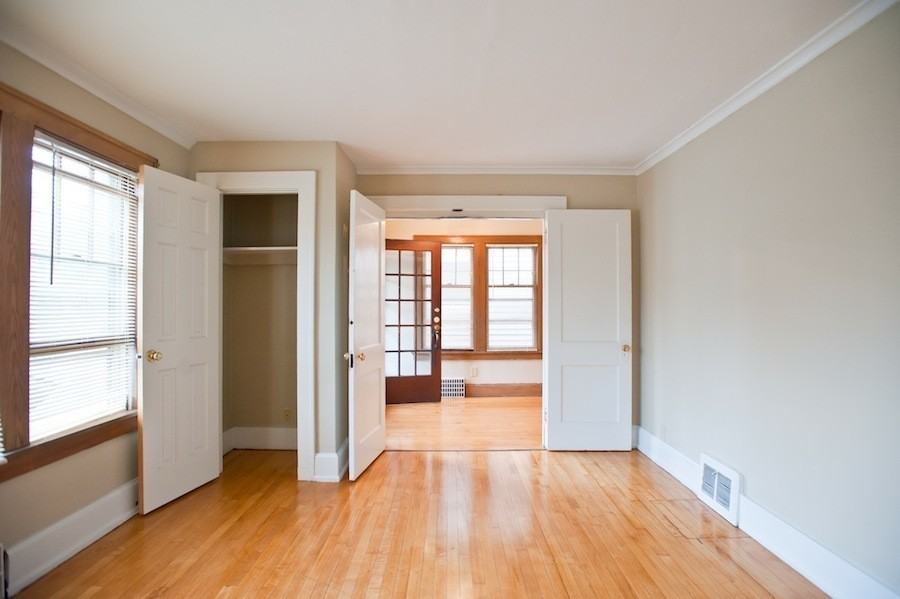 3259 N Oakland Ave - Photo 5 of 20