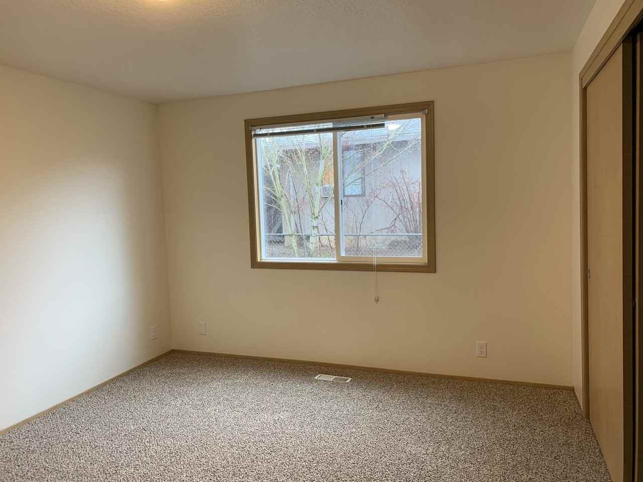 900 Sw 179th Ave - Photo 3 of 18