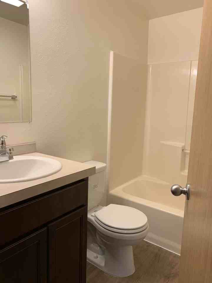 900 Sw 179th Ave - Photo 4 of 18