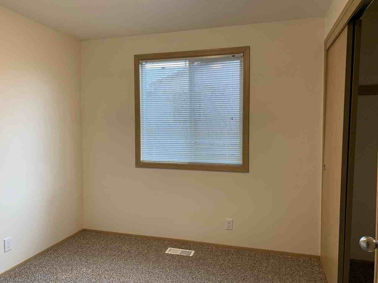 900 Sw 179th Ave - Photo 2 of 18