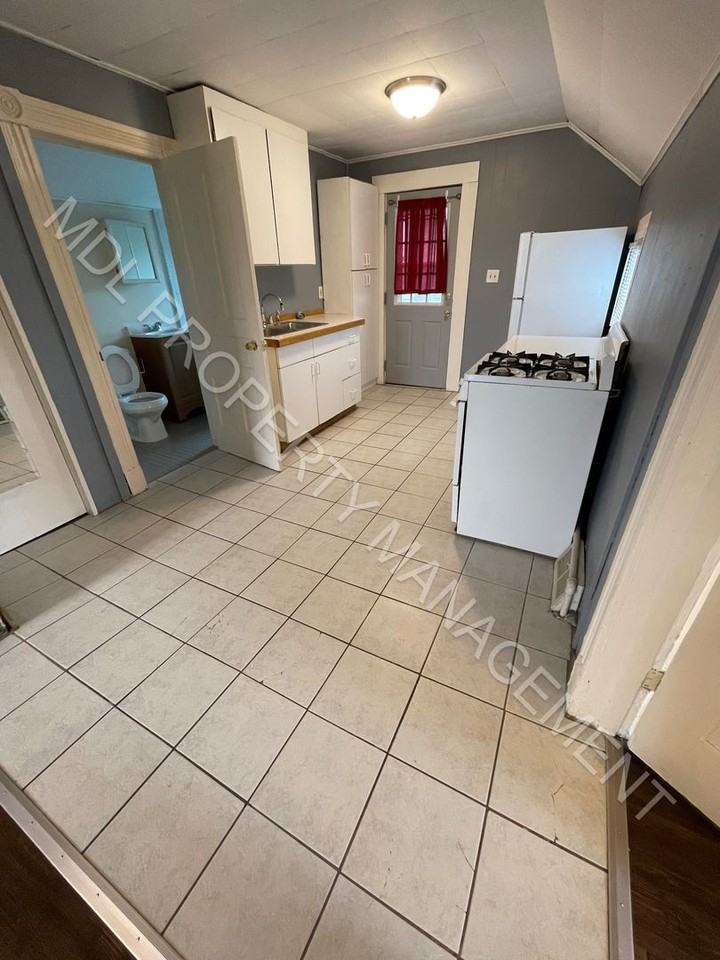 101 Main St - Photo 2 of 4