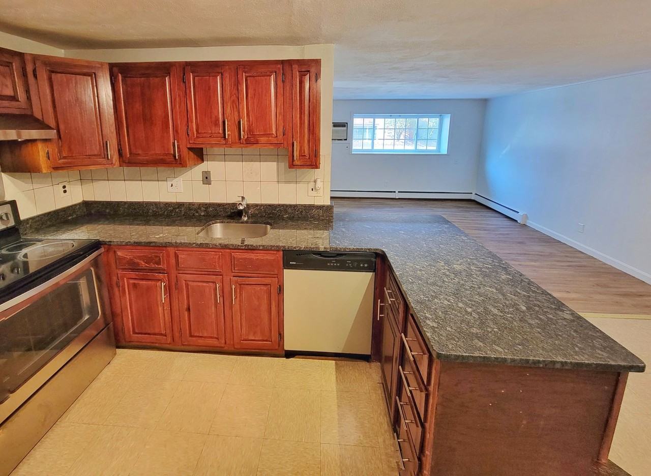 15 Staples Ave #18 - Photo 2 of 11